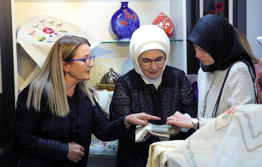 mebhbogm's tweet photo. Sayın Cumhurbaşkanımızın kıymetli eşi Sayın Emine Erdoğan Hanımefendi Bursa Olgunlaşma Enstitüsünü ziyaret ettiler.

@sdulger43 
@tcmeb https://t.co/YpHBC6kTwQ