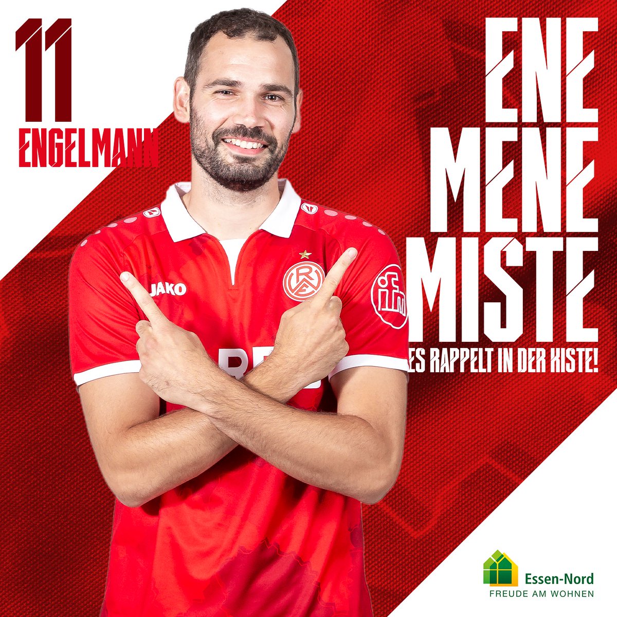 rot_weiss_essen's tweet photo. 60.: Simon Engelmann – Fußballgott!
2⃣:0⃣ #RWERWA https://t.co/r7Kxw7gTNt