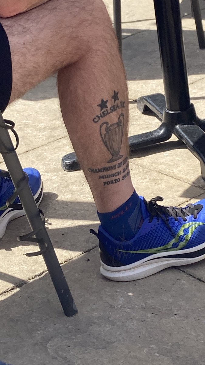 BPete1970's tweet photo. Great to catch up with mates at @thebridgesale @Jillvirgo Manchester /Sale can be a little too open minded regarding football allegiances. Spotted a guy in Liverpool top earlier &amp; this guy on next table at the pub with this tattoo. Obviously I hope his team wins today 🤪 https://t.co/uNAbTDynzV