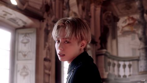 Hourly_Woong's tweet photo. [🍑] #ONEUS #HWANWOONG #원어스 #환웅 @official_ONEUS https://t.co/MyaLeYGJ1P