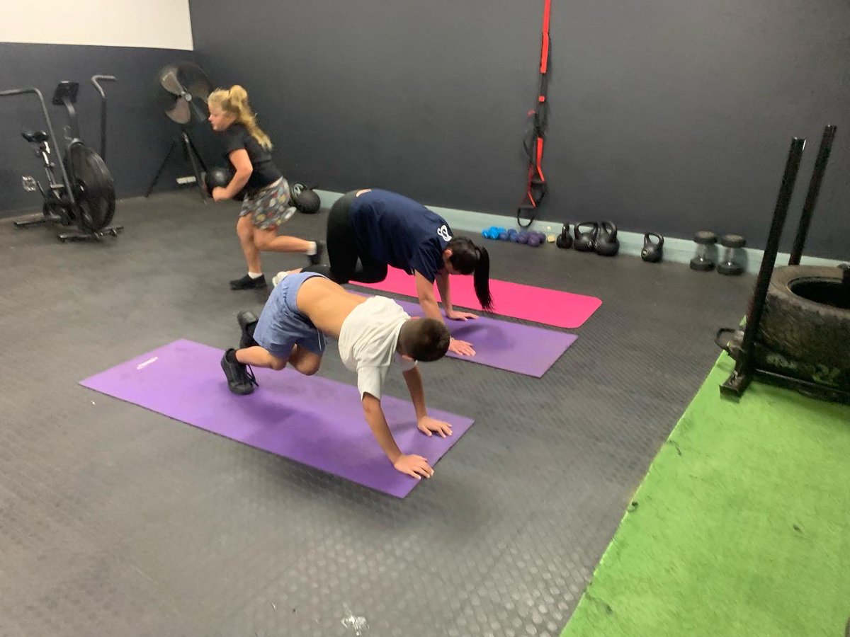 audas_vanschoor's tweet photo. Book your child for our fun fitness program .🚨

OR YOU CAN TRAIN WITH YOUR KIDS WHILE YOU WAITING .🏋🏾‍♂️🤩

IT WILL BE AVAILABLE ONLINE ASWELL 🏋🏾‍♂️🏋🏾‍♂️
.
#FAMILYTIME #FITFAMILY 
#STUDIOFITNESS #AVSONLINE #KIDSFITNESS #AVSKIDS #Fetchyourbody2022 #HEALTHYKIDS #FUN #LETSPLAY #AVSFITNESS https://t.co/P0WCir7gLZ