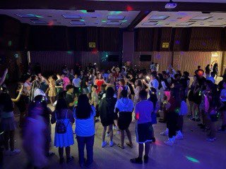 Student Council GLOW Dance 2022! Shout out to student council members and advisors for organizing this fun event for FLW students! Thanks to all who donated items for the Milwaukee Emergency Women’s Shelter. #wildcatwow #thatshowweroll #wawmproud #studentcouncil