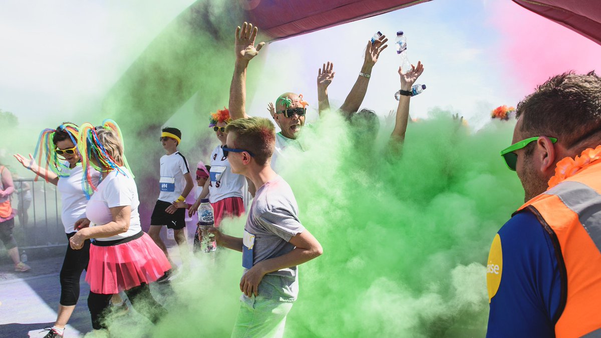 SSmailesPhoto's tweet photo. Great fun capturing the final @StBarnabasLinc #colourdash today! See all the photos on @thelincolnite https://t.co/XkTqkn3HoL
