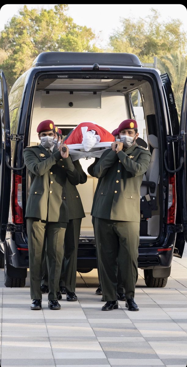 Menhali_7's tweet photo. *اللهُمَّ أجرنا في مصيبتنا وأخلفنا خيرًا منها *،
*أسأل الله أن يرحمه ويغفر له ويتجاوز عنه ويسكنه الفردوس الأعلى من الجنة،*
       *إنا لله وانا إليه راجعون *

*رحم الله قائد الوطن رحمةً واسعة* https://t.co/z33r6hTvYT