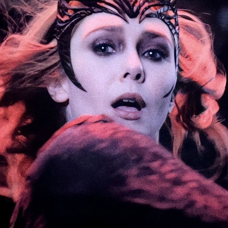 lizzieollxen's tweet image. I’ll never get of over of how beautiful scarlet witch is In multiverse of madness.