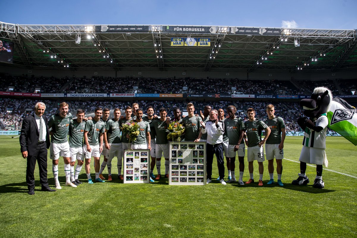 Der letzte Spieltag einer Bundesliga-Saison ist auch immer ein Tag der Abschiede. So wurden vor dem Anpfiff von #BMGTSG <a href="/MatzeGinter/">Matthias Ginter</a> und <a href="/kbennetts_11/">Keanan Bennetts</a> offiziell verabschiedet. #DieFohlen wünschen euch alles Gute für eure Zukunft, Matze &amp; Keanan! 🙏