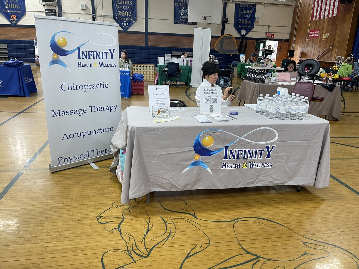 TeachHerrNJ's tweet photo. Come join us at the Community Health and Craft Fair. We’re here until 12! Here’s just a sampling of the vendors that are here. Park Avenue Complex, 280 Park Avenue, Freehold Borough. @FISgirlsbasket1 @FISLions @PAEeagles https://t.co/vr8bI6mMg4