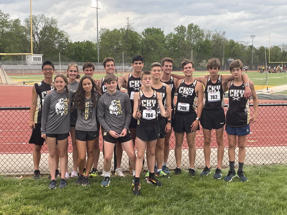 CkyTfxc's tweet photo. Race day!! Taking on the “Fern Creek Relays” this morning!! Should be a really good day for some racing!! Go Spartans! #cky #ckyspartans #spartans #running #run #race #racing #trackandfield #xc #louisvillerun #kentuckyrunning #runhappy #run247 https://t.co/lRRoOTvvdu