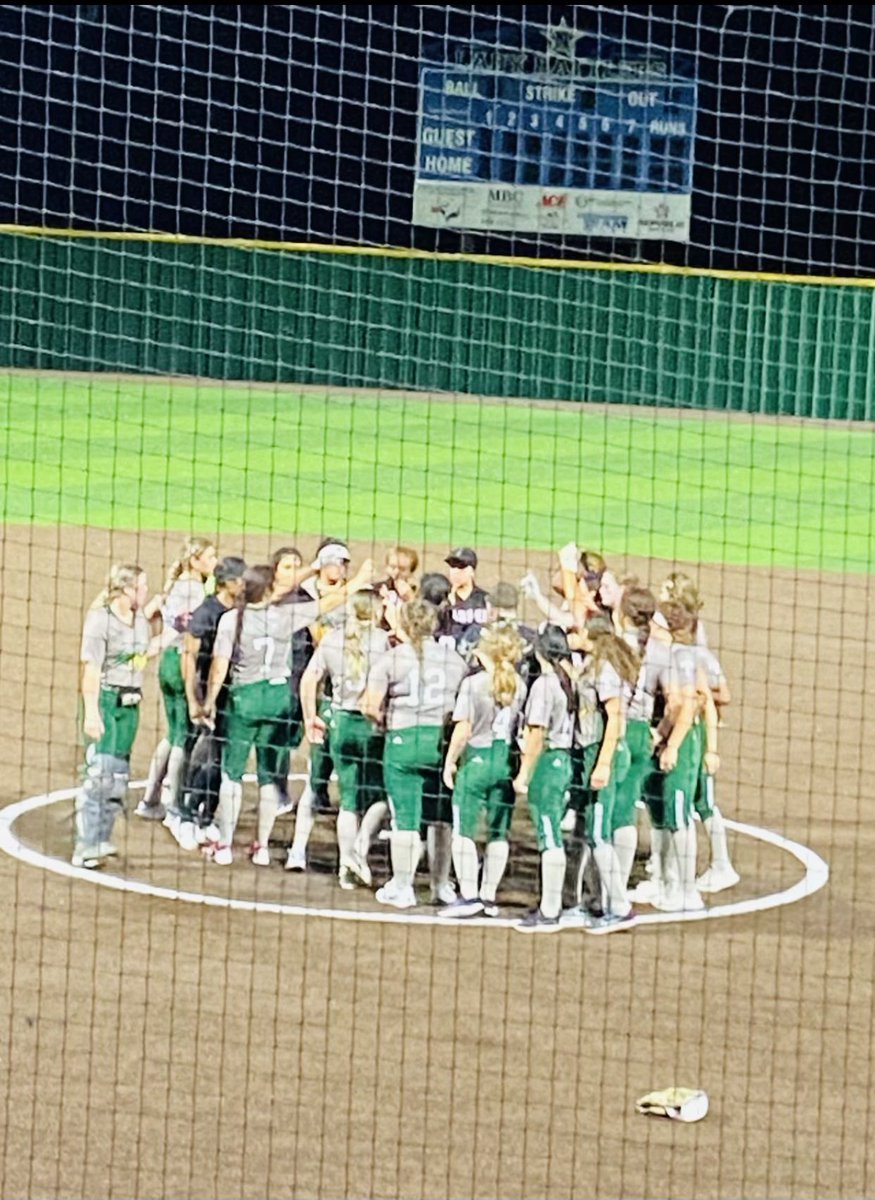 THS Duck Softball tweet media
