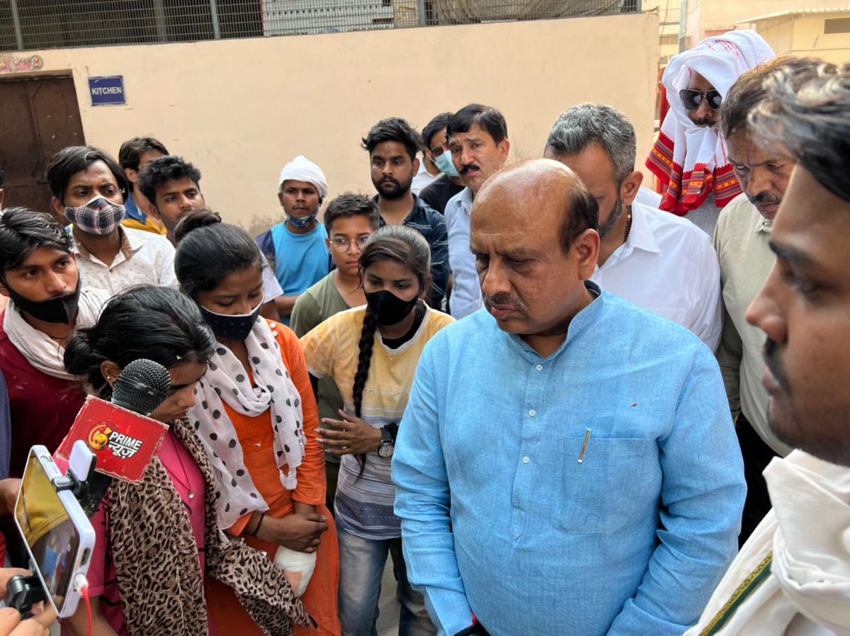 Gupta_vijender's tweet photo. Visited Mundka fire site. After talking to eye witnesses &amp; families of the deceased, it is clear that more than 100 people have been burnt to ashes. Calling them missing is a misnomer. It is a major tragedy with heavy casualties. 1/n https://t.co/LrEsbcXYzR