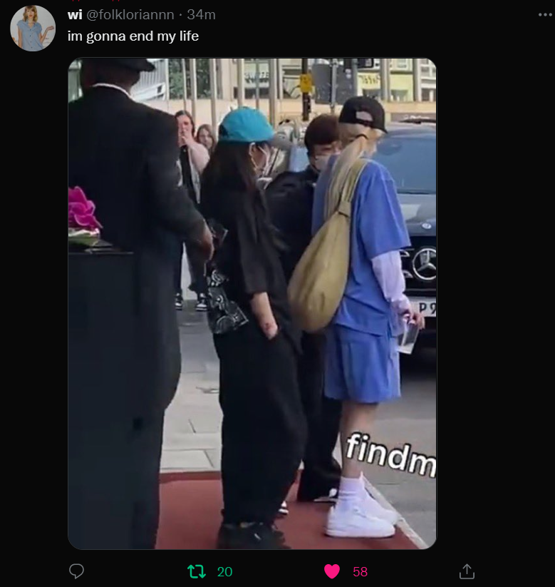 happwheee's tweet photo. wi stans collectively losing their minds over wheein putting her hands in her pocket. SAME https://t.co/5cb4viixnO