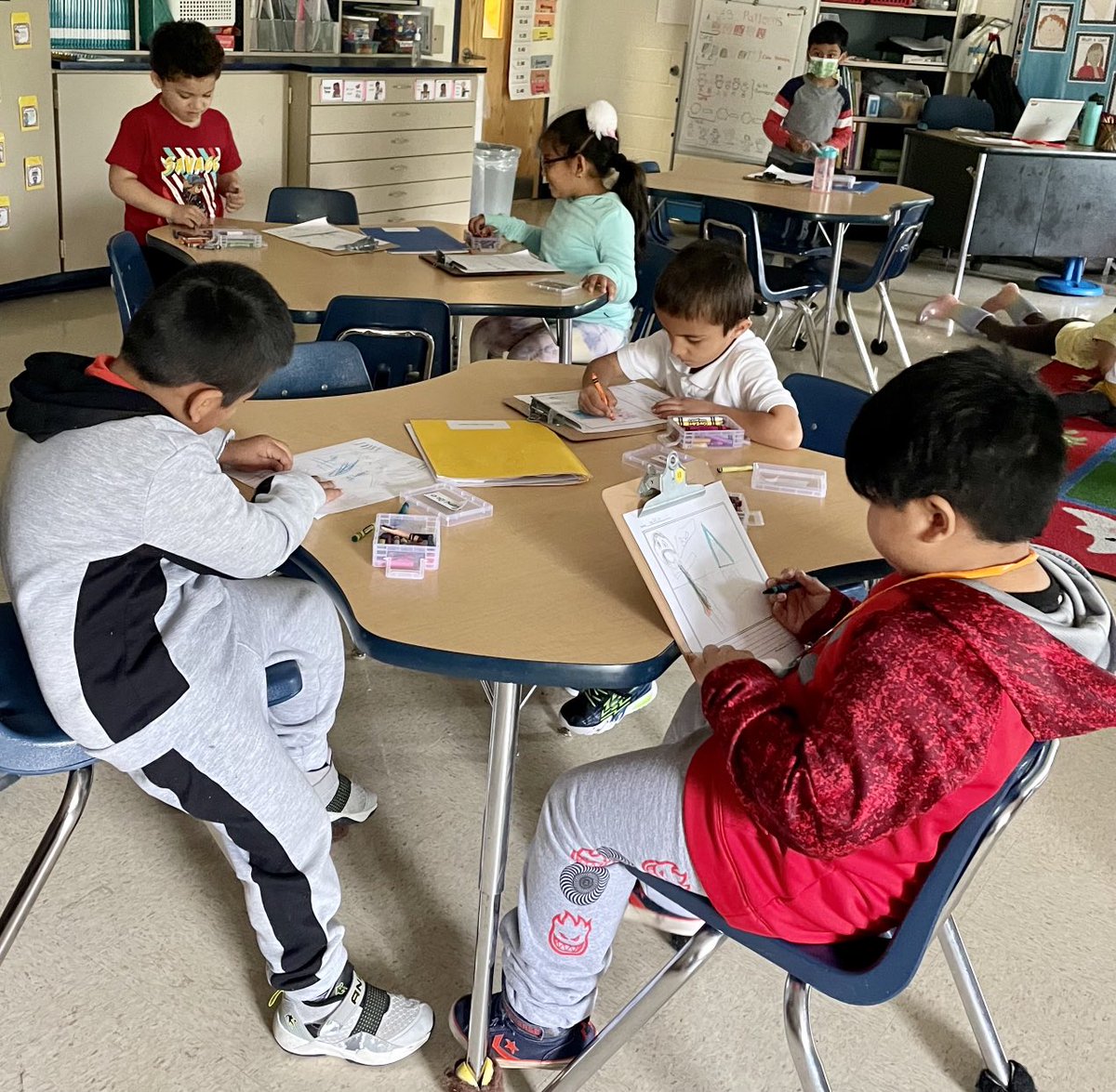 ✍️ Mrs. Shapiro’s creative Kindergartners are writing stories with conversation bubbles! 🫧 We love all their hard work &amp; dedication to becoming better writers &amp; readers! ❤️ Way to go, STARS! 🌟⁩ ⁦⁦@pwcsela⁩ <a href="/NeabscoPrincip1/">NeabscoPrincipal</a>⁩ ⁦<a href="/blevecchi/">Brooke LeVecchi</a>⁩ ⁦@PaulBScott1⁩