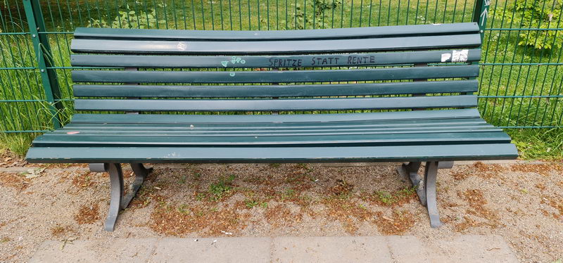 Pankowia's tweet photo. Anzeige erstattet! #Pankow #Bürgerpark #Volksverhetzung, Relativierung des #Holocaust und mehr. Das darf nicht normal werden.Nicht wegsehen! Gemeinsam dagegenhalten! @OgRD_Buendnis @RegisterBerlin @Report_Antisem @sonja_weihrauch @PukeRockt @KolnOmas @SpazierStop @LoveGuerillero https://t.co/EJyWUy9DIf