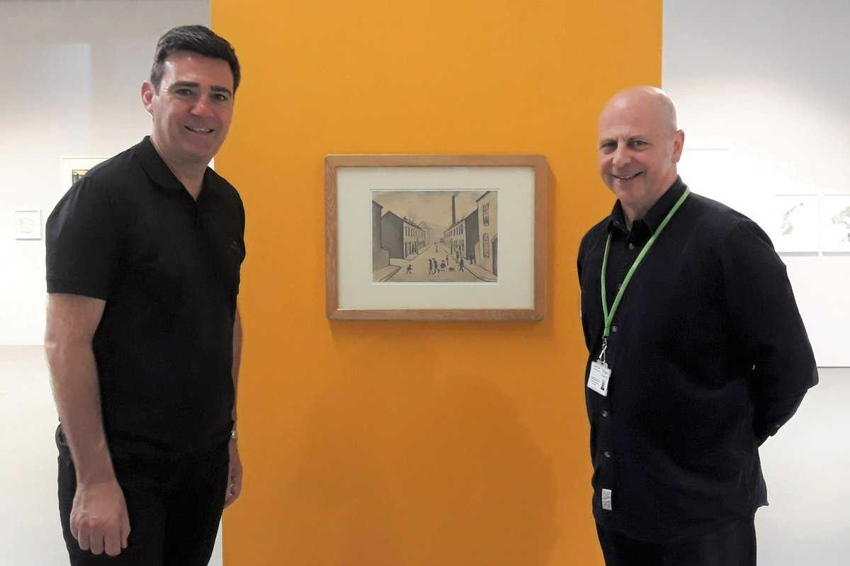 theturnpikegall's tweet photo. Delighted to welcome longstanding friend of the Turnpike Gallery @AndyBurnhamGM who popped in today to see our Drawn In exhibition, including #Lowry, and curator @MartynLukey https://t.co/IkM8eNrlbl