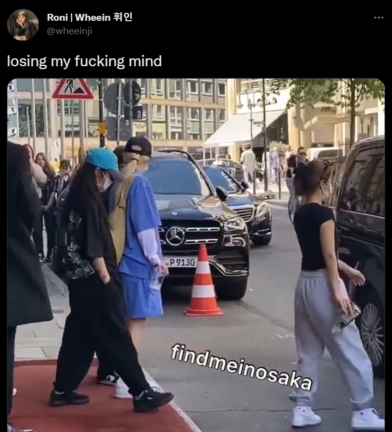 happwheee's tweet photo. wi stans collectively losing their minds over wheein putting her hands in her pocket. SAME https://t.co/5cb4viixnO