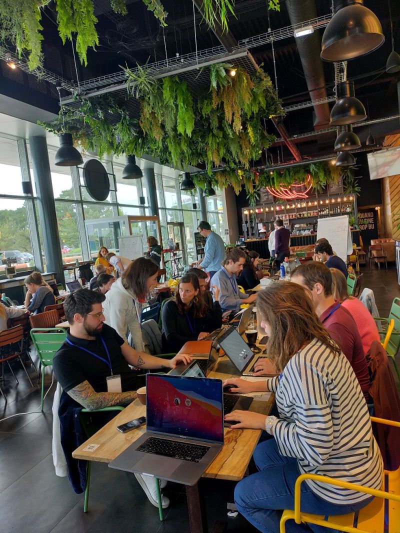 On croirait presque voir la fumée qui sort des têtes tellement les esprits chauffent ! 😁🔥
#breizhhackathon #ess #techforgood