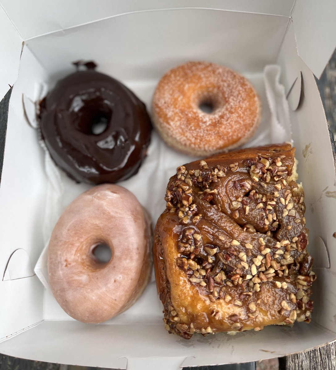 BarstoolBigCat's tweet image. Maple Leafs are winning today. #PositiveVibesOnly