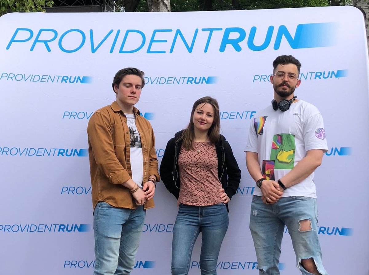Provident_PL's tweet photo. #ProvidentRun Towarzyszy nam nasza youtubowa ekipa #CoZTymŚwiatem 🎥 (https://t.co/q3Go4WnHxx), która zbiera materiały do video relacji oraz kolejnego odcinka swojego vloga! Stay tuned😎 https://t.co/m8t8xzXzuP