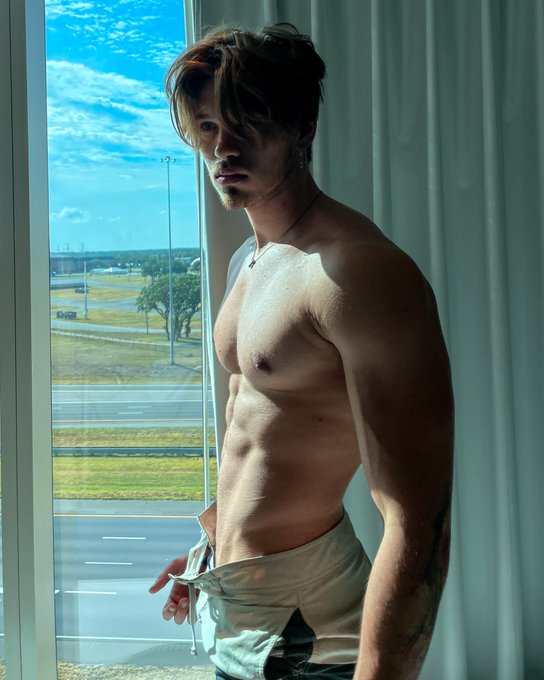 Glistening scars 👁&zwj;🗨 https://t.co/G6hnT2VDub