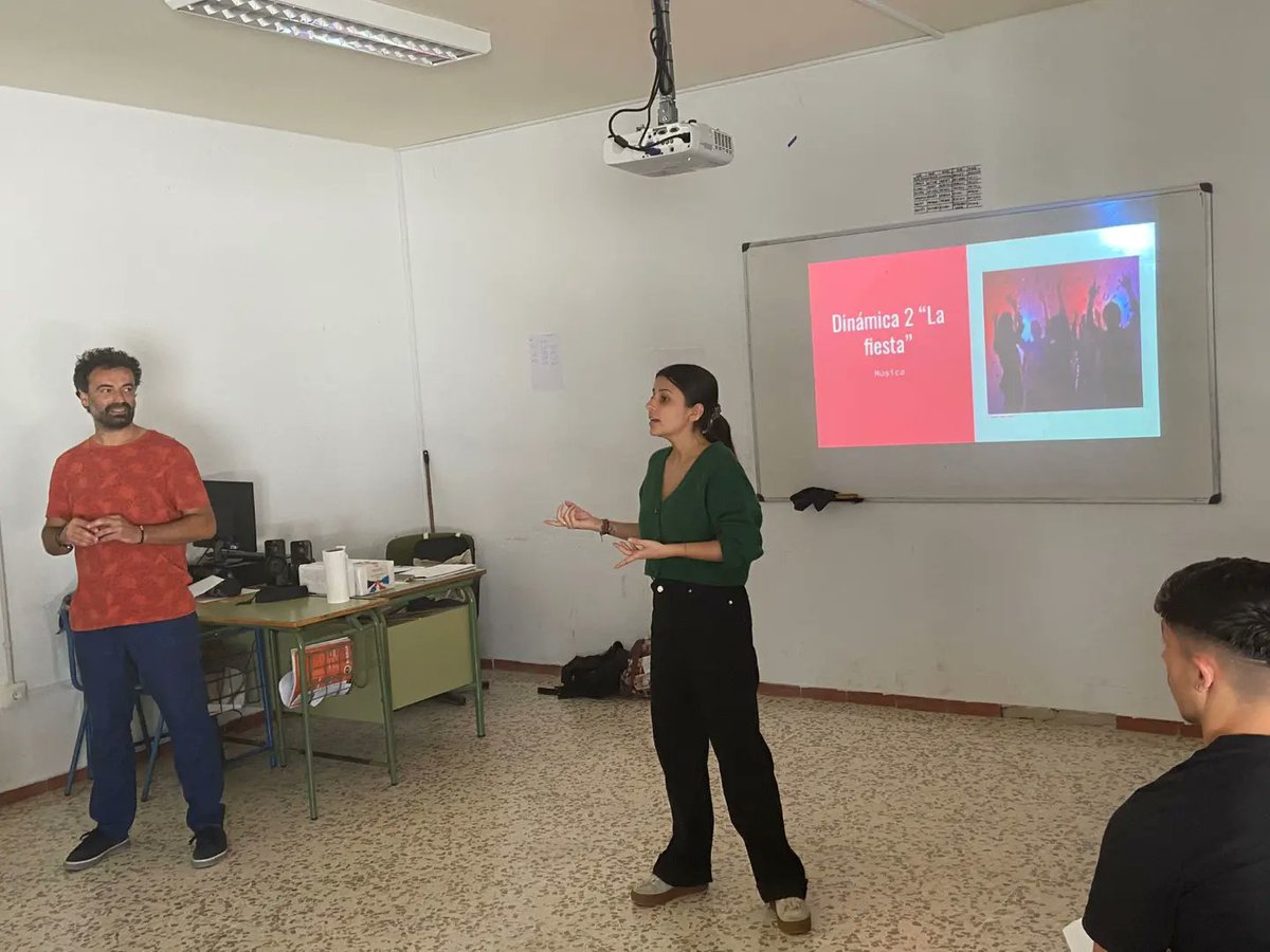 iesrrcc's tweet photo. Desde el pasado abril y a lo largo de este mes de mayo, el alumnado de 4°C está desarrollando el programa de Educación Sexual "Sin Tapujos", a cargo de la asociación "Farmamundi", dentro del programa "Forma Joven".
#ProgramaHHVS #FormaJoven https://t.co/s1fudu3Qbm
