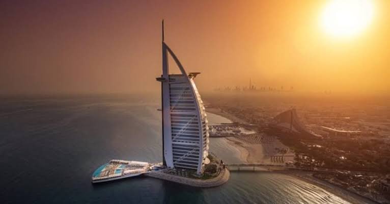 gabrielbeblo's tweet photo. Hoje to completando 30 anos e vim comemorar no Burj Al Arab, um hotel que se denomina SETE estrelas e vou mostrar pra vocês! https://t.co/aCTL3B0BIQ