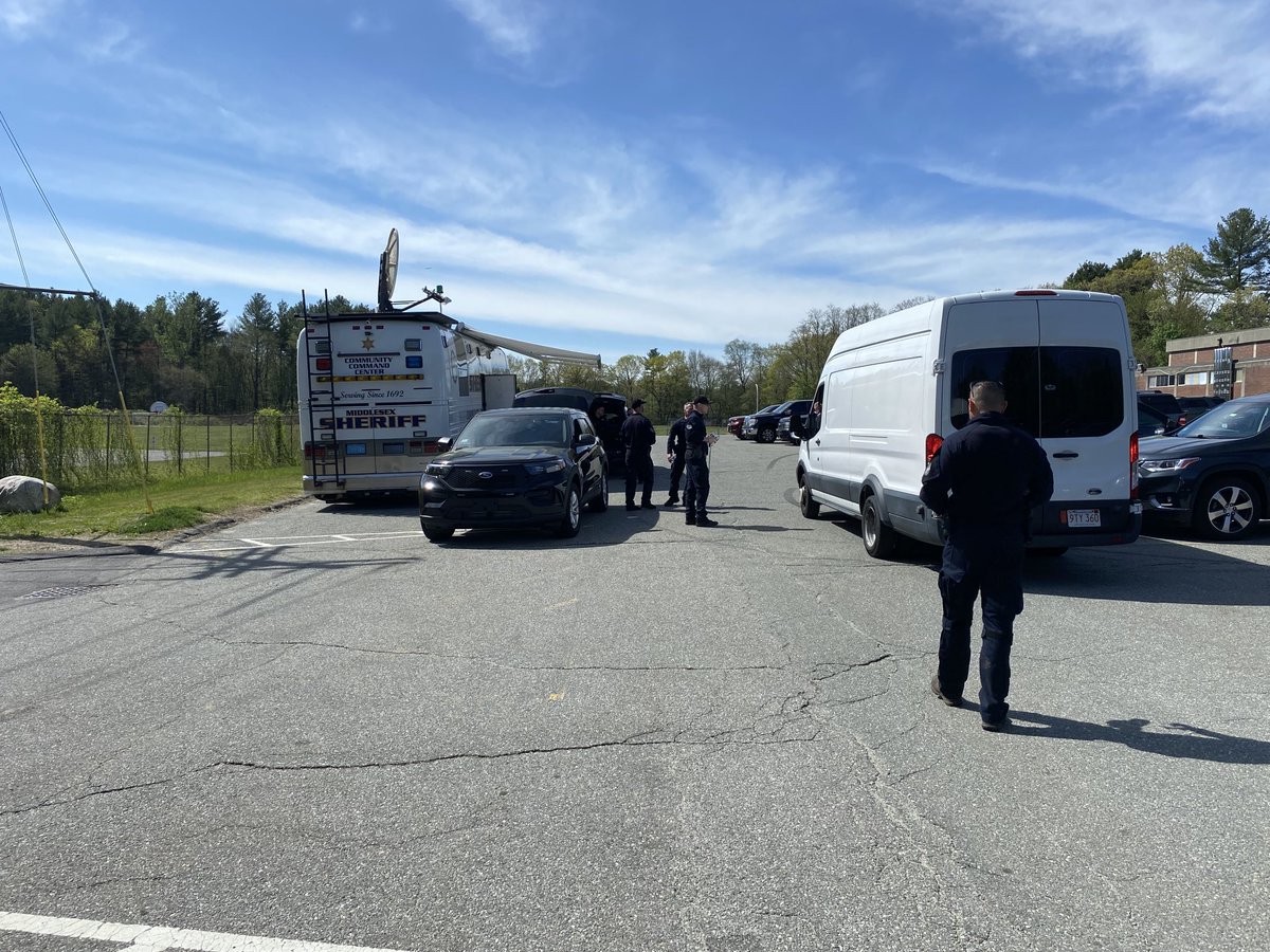 ⁦<a href="/NEMLEC/">NEMLEC</a>⁩ search and rescue assets out in east Billerica along with ⁦<a href="/MassStatePolice/">Massachusetts State Police</a>⁩ Airwing looking for 50 year old at-risk white male resident missing since 8:30p Thursday