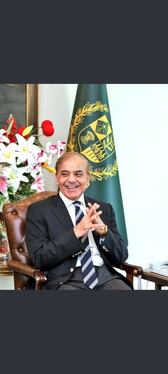 MaryamNS_fandom's tweet photo. My handsome Prime minister 🖤
#progressivepakistanwithss https://t.co/jN9TrftP5B