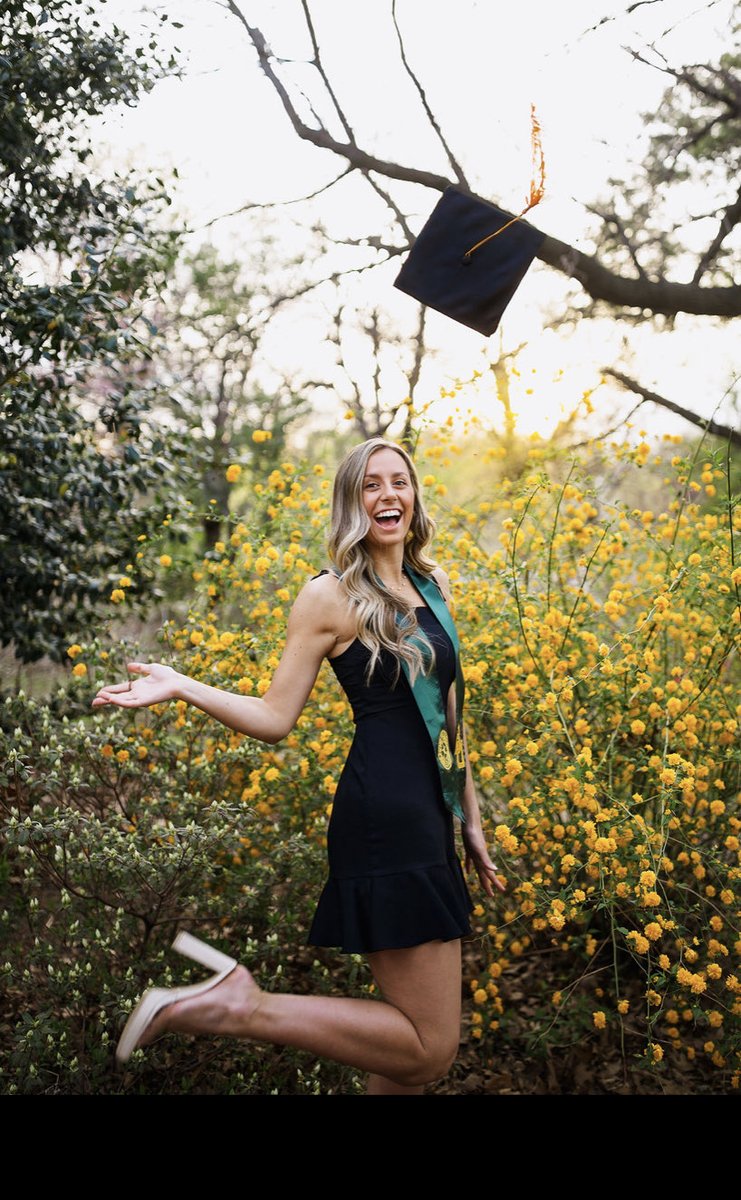 bhunt11's tweet photo. So proud of you Sally Hunt! #BaylorGrad #SicEm https://t.co/Y6mR8Xr3Xh