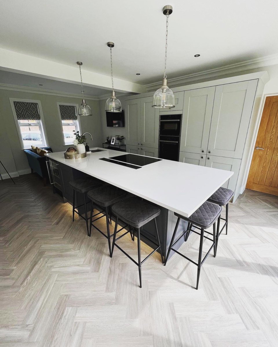 UltimateKBB's tweet photo. Part 2 of this stunning room. It’s too beautiful to not show all the photos. 😍🤩 #thecameralovesit #livingkitchens #makingroomscometolife #kitchengoals2022 #islands https://t.co/ZXLB6FVx8T