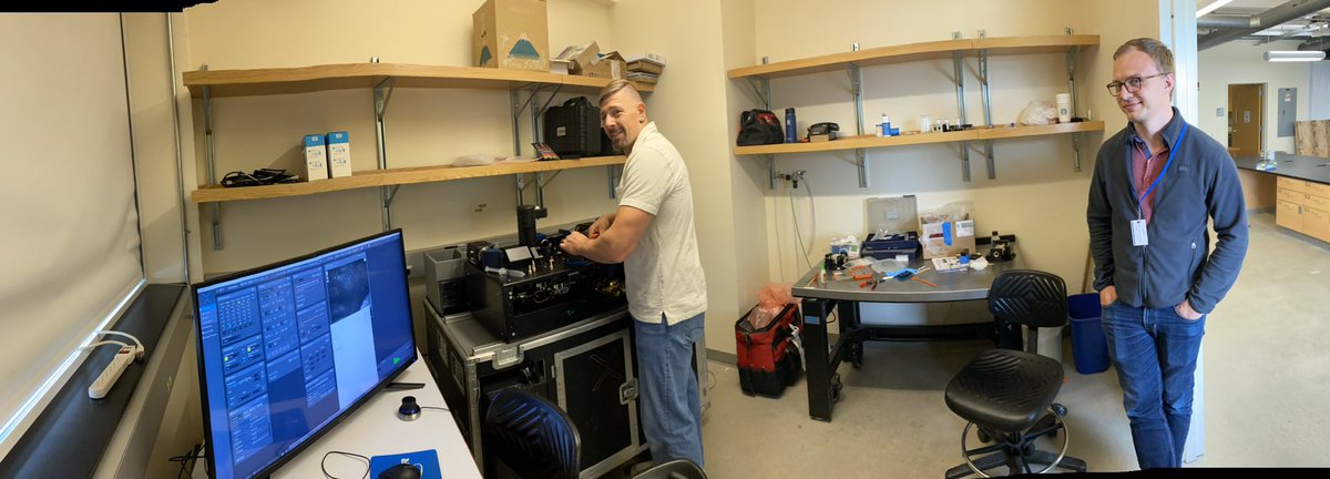 Dane & Jan from Bruker changing the sample between labs on their MuVi light system using two Hamamatsu Flash 4.0s. @BrukerFM @LSFMMBL @HamamatsuPhoton @MBLScience