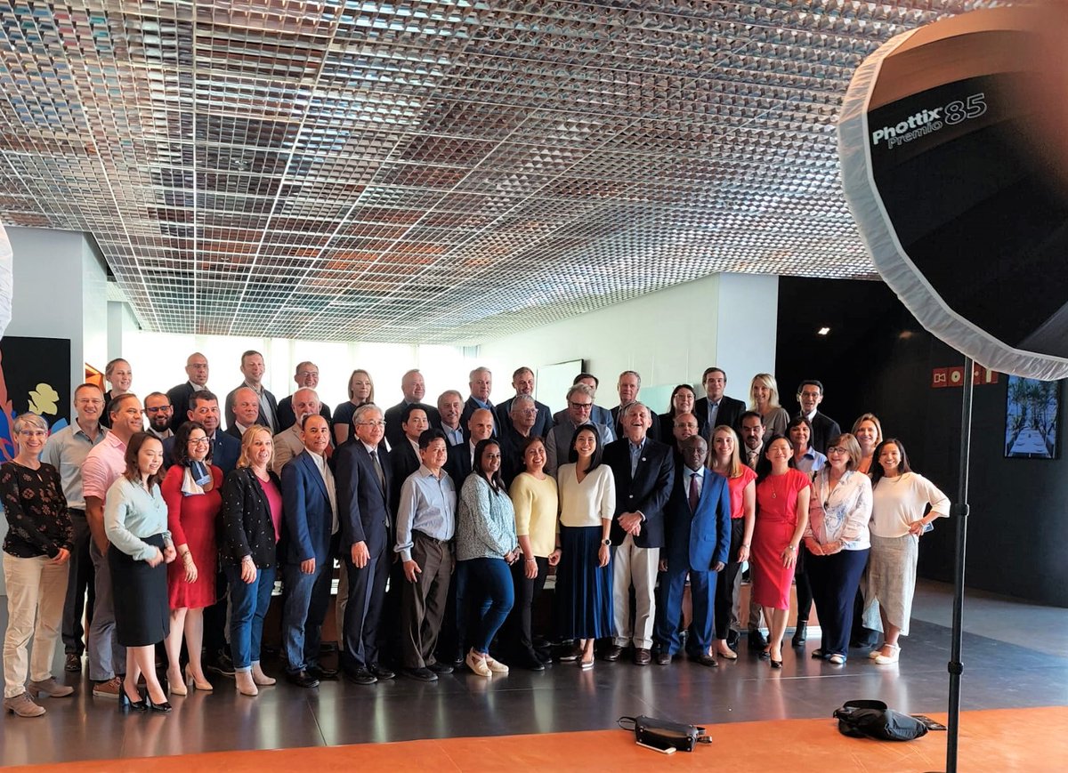EuroseedsEU's tweet photo. After two long years, the representatives from several organisations of the seed sector reunited from all over the world to gather in Barcelona, Spain 🇪🇸 https://t.co/O2GX8NxuUQ