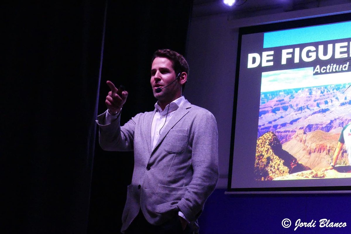llcintas's tweet photo. Moltes gràcies @ajfigueres &amp; @ins_olivar_gran per invitar-me al vostre dia més especial de l’any, l’acte de cloenda!! Amb formació, talent, actitud emprenedora i passió sereu imparables 🚀 https://t.co/mUA6Tm6Wip