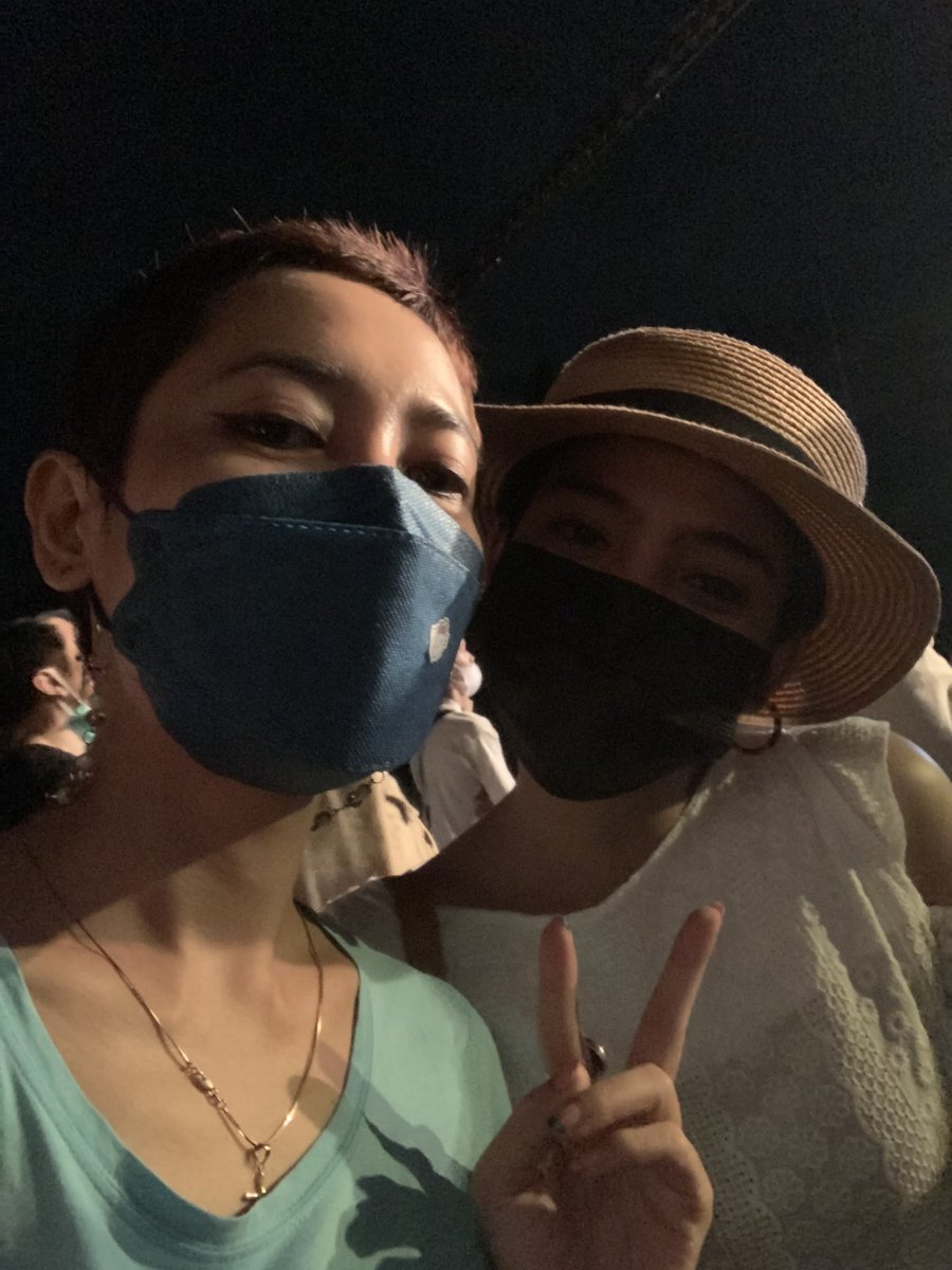 duo nemlikuran di balkonjes... <a href="/oviermawati/">Ovie Ermawati</a> 💙