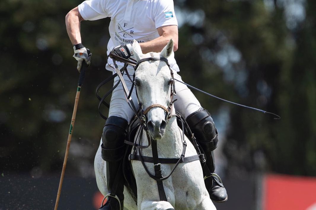 Victorias de Engel&amp;Völkers vs Román Fortunato por 8-7 y de Negrita vs De Antonio Yachts por 10 - 6 1/2 en la segunda jornada del BPC Negrita Cup 🙌🏼

Mañana más a partir de la 13:00 h con el partido entre Negrita vs Engel&amp;Völkers 👀

📷 @irenebel_photography 

#bpcnegritacup #rcpb