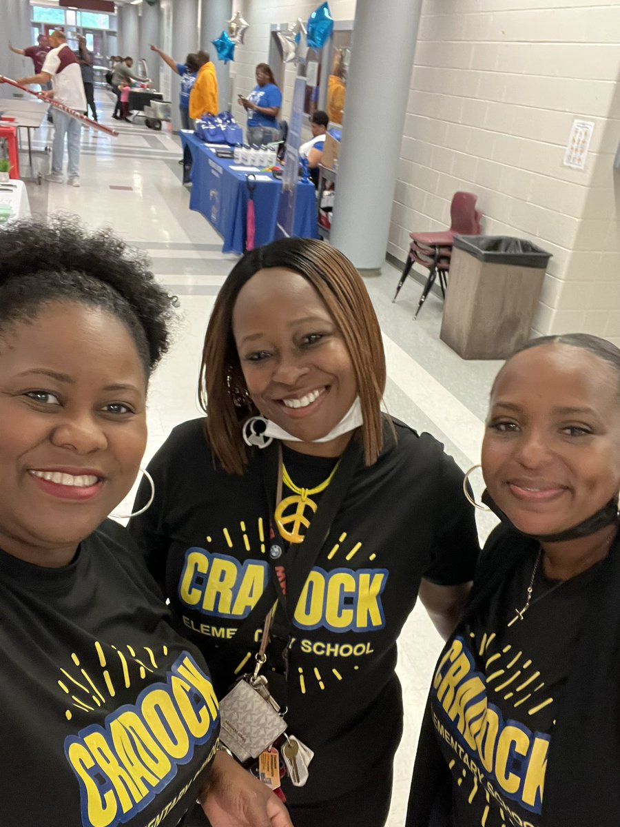 EducatorKYoung's tweet photo. @CradockES #EagleNation is in the building at the @ICNorcomHigh Feeder event! Come join us! @JolleyLa @lagunafoster https://t.co/eJKKDfFnms