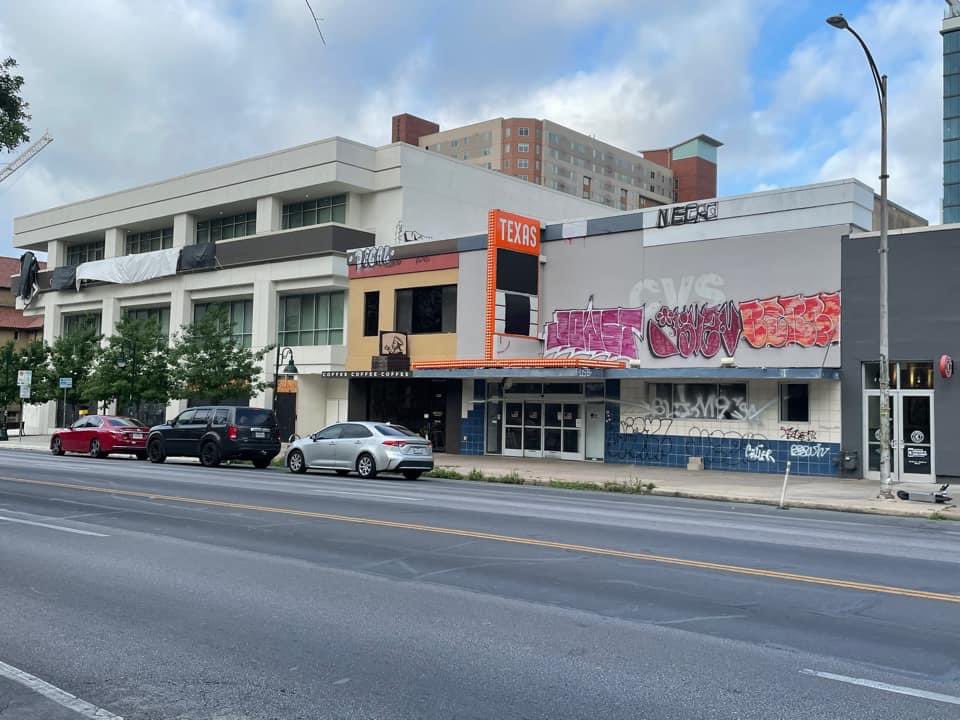 safehorns's tweet photo. Clean Up the Drag!
Graffiti,weeds,trash, feces along Guadalupe. @austintexasgov the Drag is NOT representative of the World Class University @UTAustin. 
It’s a community in NEED of #CPTED #BrokenWindows initiatives. #WestCampus #District9 @kathietovo 
@ATX_311 
@GovAbbott https://t.co/CezaAaFnOg