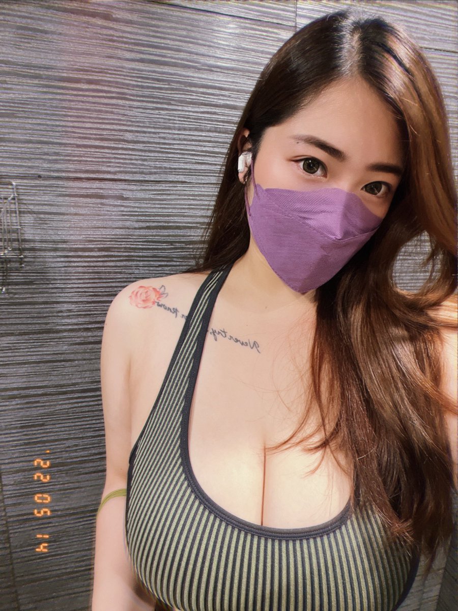 chloefit0612's tweet photo. #gymgirl https://t.co/pOKoVxKYZB