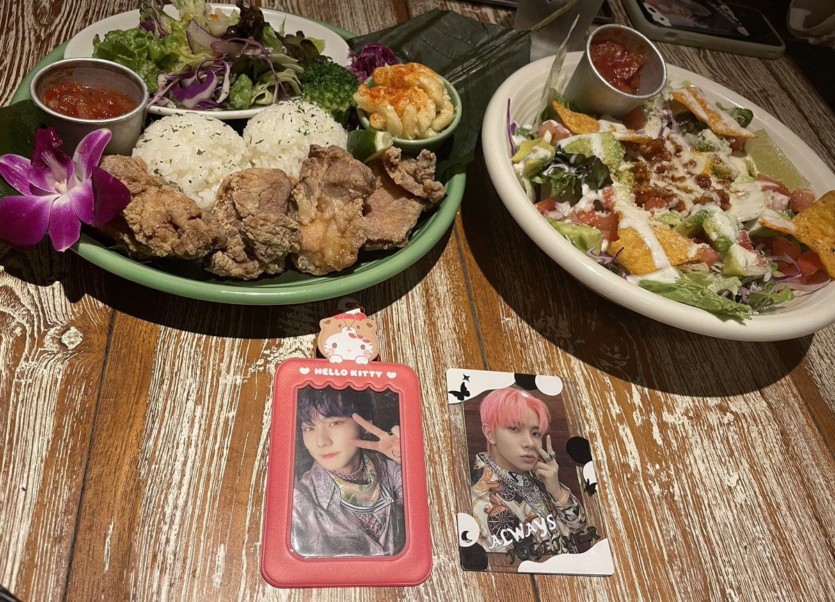 ma325724's tweet photo. ひっっっさびさのちょいオタ活🤣
地元付近までイオ氏が来てくださいました😭💓
イオ氏がくれたトレカケース☺️
遊び方がリア友なんよぁ…笑笑
@iowon23 https://t.co/JSeHAOSqOH
