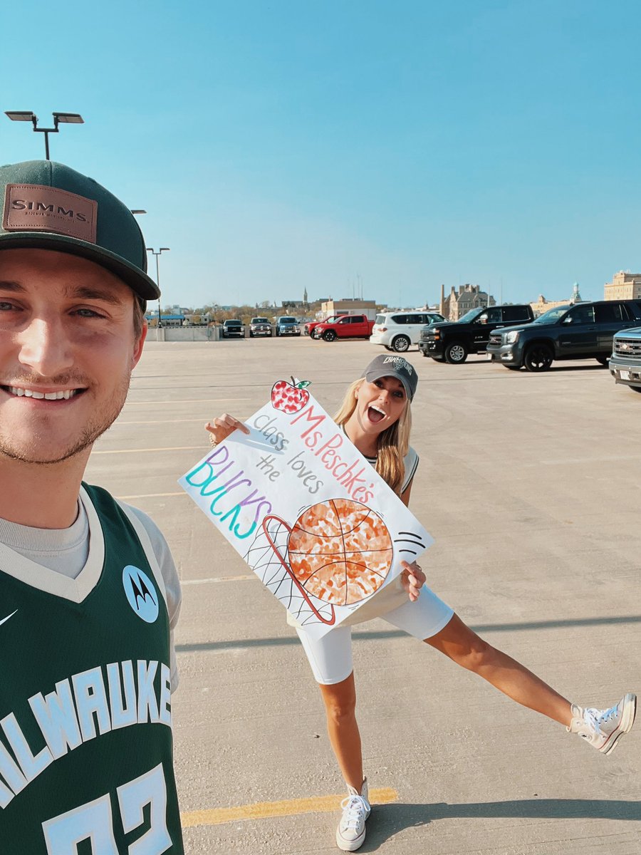 Ms.Peschke’s class loves the <a href="/packers/">Green Bay Packers</a> and the <a href="/Bucks/">Milwaukee Bucks</a> 🏀🏈♥️