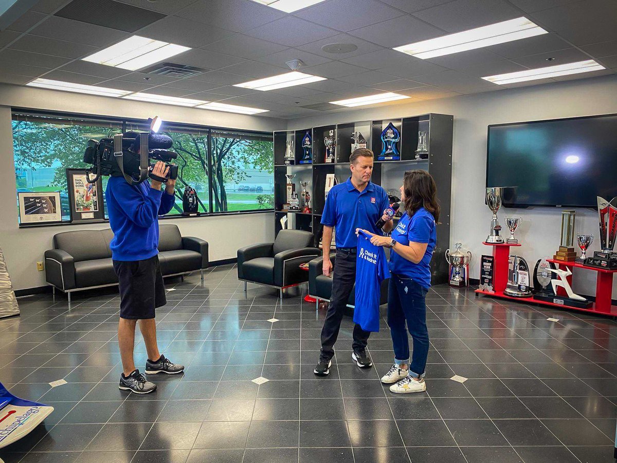 checkit4andreti's tweet photo. 🎥🎬 Here's a behind-the-scenes recap of last week's interview with WTHR Channel 13's Dave Calabro in Indianapolis. 🙏 We were very grateful for the opportunity they gave us to speak about our foundation! #OneAmericaMiniMarathon https://t.co/MlIR05O31w