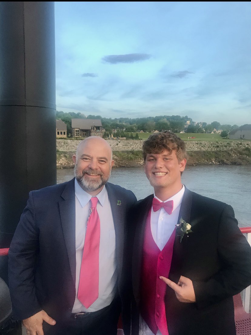 Thanks for taking this one <a href="/SLSDLindley/">Mr. Lindley</a> 
Harrison Senior Prom ‘22