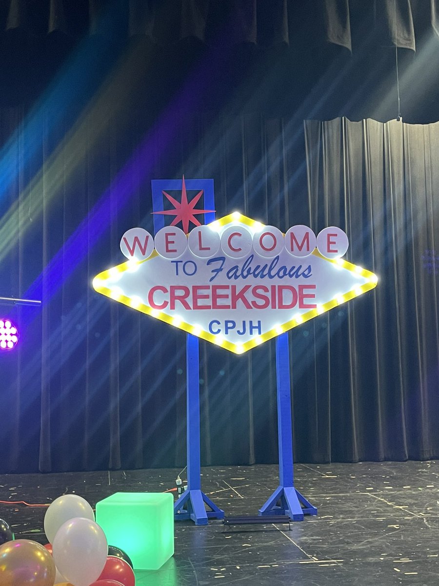BrandiHalverson's tweet photo. Last post to just say how much I had fun last night @TISDCPJHS #8thgradebash it’s been a great year! @TomballISD @cpjh_jv @CPJH_PTO https://t.co/Een3AwFpeZ