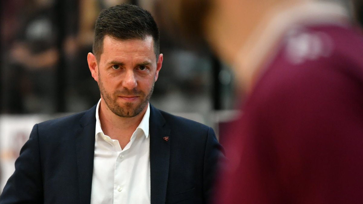 LesSportsDNA's tweet photo. 🏀 Sous la houlette de Julien Espinosa (@EspinosaJu), qui vient de prolonger son contrat de deux ans, l'ASA (@basket_asa) est passée d'équipe qui se bat pour éviter la descente à qualifiée en play-offs ➡️ https://t.co/lxSmUpuSht 📸 @KOBIPhoto https://t.co/eyF5LFYzKO