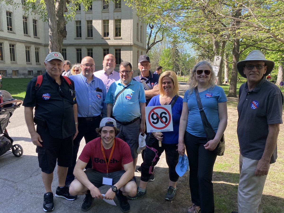 The EMSB is proud to be standing up for the #Anglophone community today at the rally against #Bill96. #WeAreEnglishMTL
