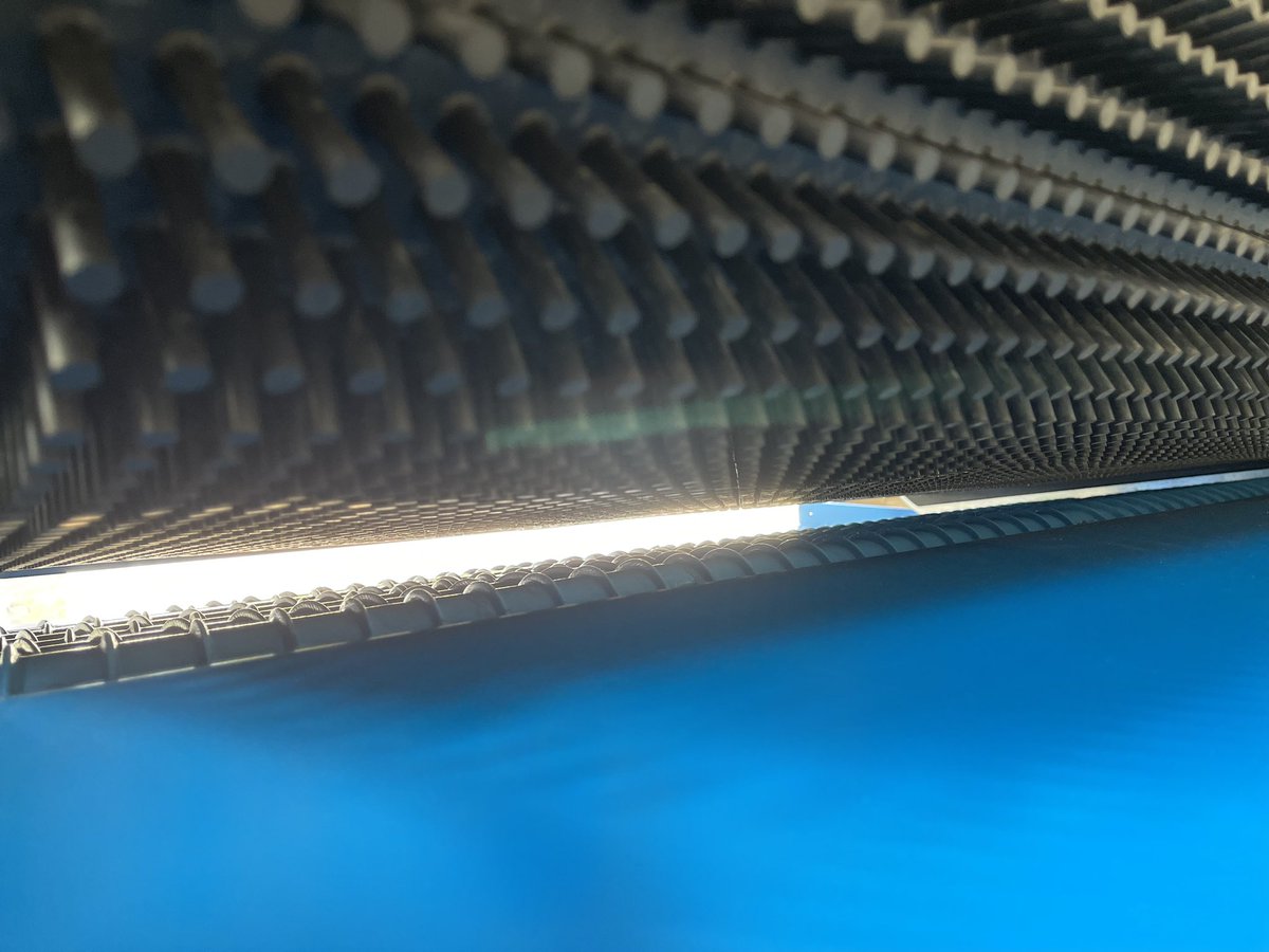 Compacte Ontklisterunit met verstelbare rollenset.

- Doorvalmaat tot 13,5ø  (43mm)
- Reinigingsfunctie
- Minimale valhoogtes 
- Compact gebouwd