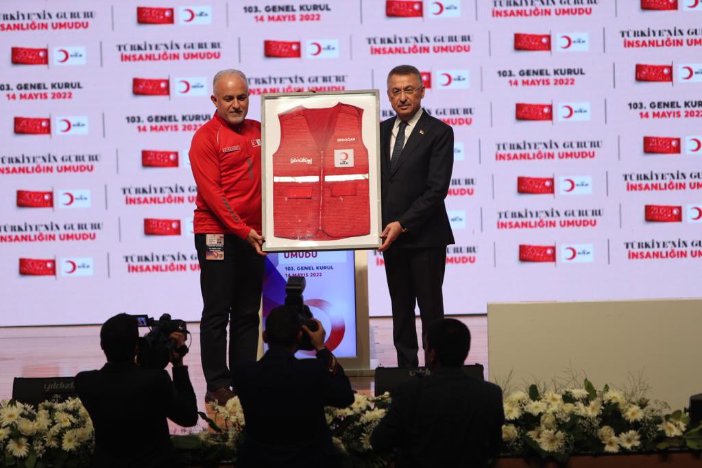 Kızılay 103. Genel Kurulunda oylamaya katılan delegelerimizin tamamının teveccühü ile üst yönetimimiz belirlendi ve bir dönem daha Genel Başkanlık sorumluluğu bizlere tevdi edildi.

Allah mahcup etmesin.