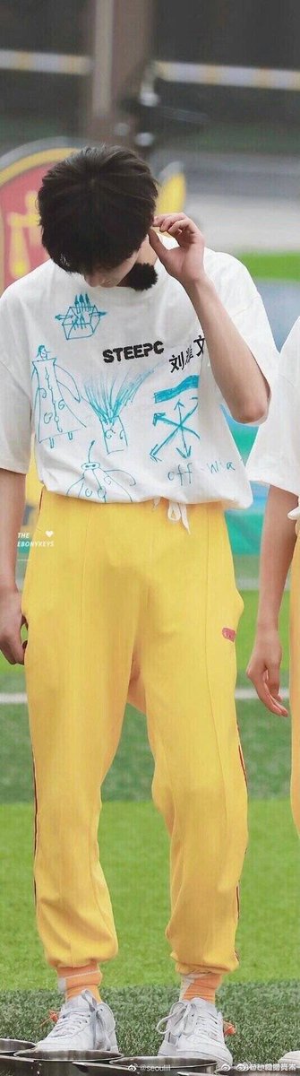 Buss31446's tweet photo. 刘耀文激凸 
9.9含50张明星激凸
加Q546619777 https://t.co/AuA9ubesRQ
