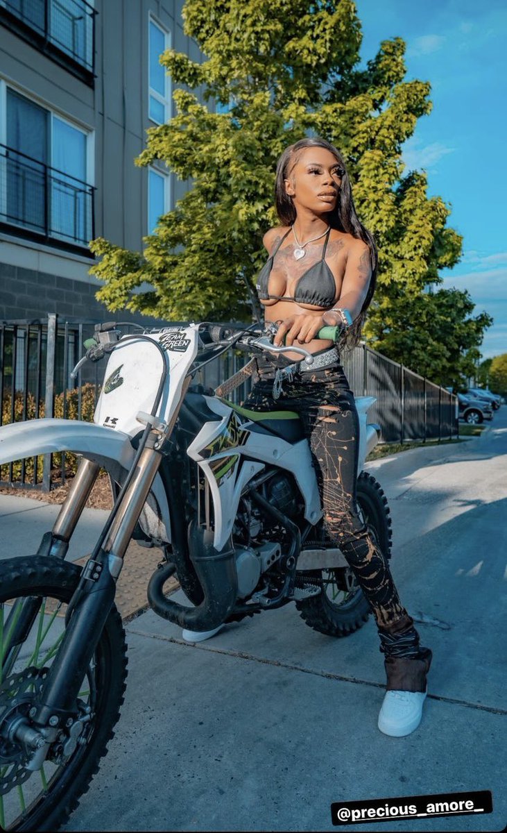 white__jugging's tweet image. Undeniable…!! 
#6culturesxrazystackdenims 
#Denim
#custimized 
#Sewgame
#StackDenims 
Starting Off $100.00USD