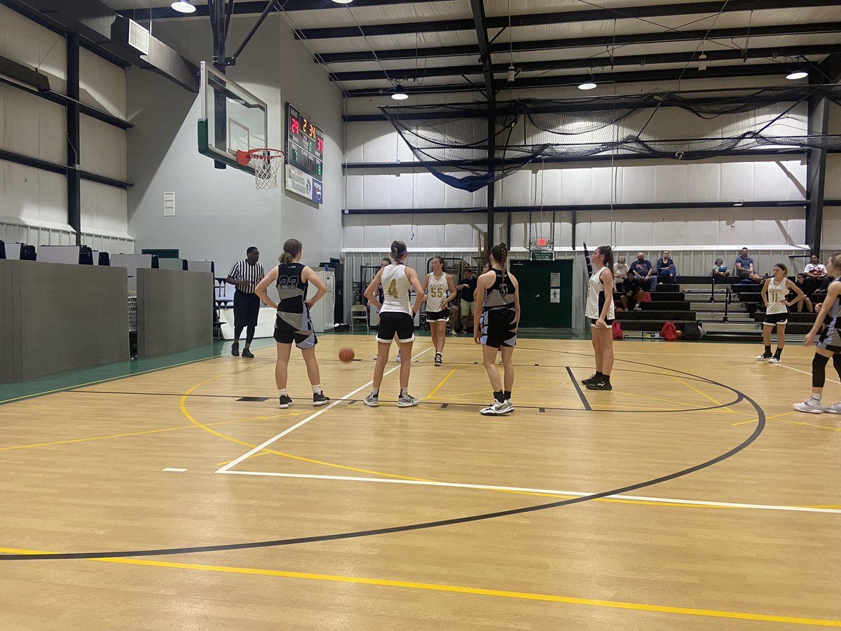 MaconAcademy's tweet photo. Nice opening morning W for our 2025 squad. The @VHSDawgs duo led the way @KendraCooley05 16pts @ Hannah DeVries 13pt @katebumgarner4 D was tenacious! 45-31 over Always 100 @Grassrootstourn Queen of the Rock https://t.co/g4qEeyz4z2