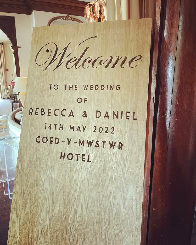 Great wedding with some familiar faces #bridesasguests #weddings #magician #bridgend #amazingstaff #coedymwstwrwedding